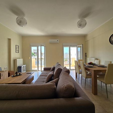 Maria Beach Apartement In Korinth! Esterno foto