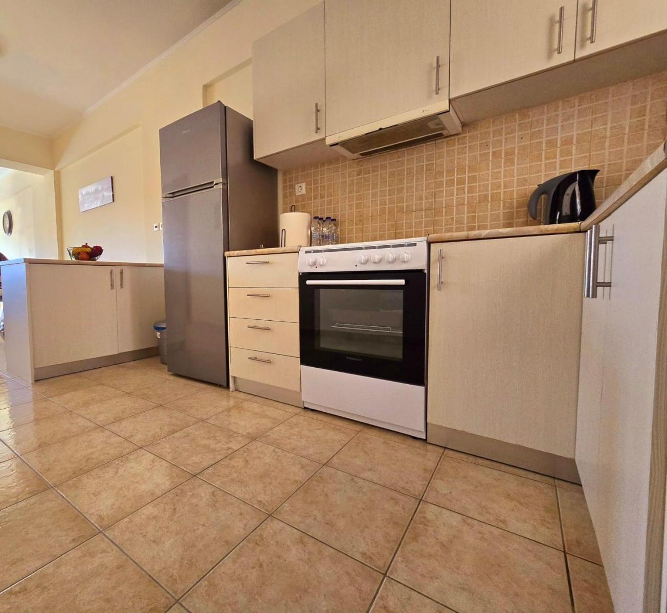 Maria Beach Apartement In Korinth! Esterno foto